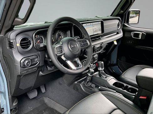 New 2026 Jeep Wrangler Unlimited Sahara AWD/4WD image 7