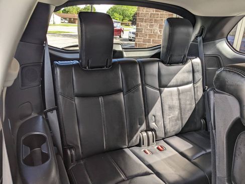 Used 2018 Nissan Pathfinder SL w/ SL Premium Package AWD/4WD image 17