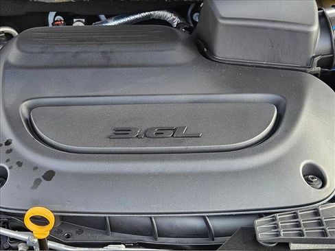 New 2027 Chrysler Pacifica Select FWD image 16