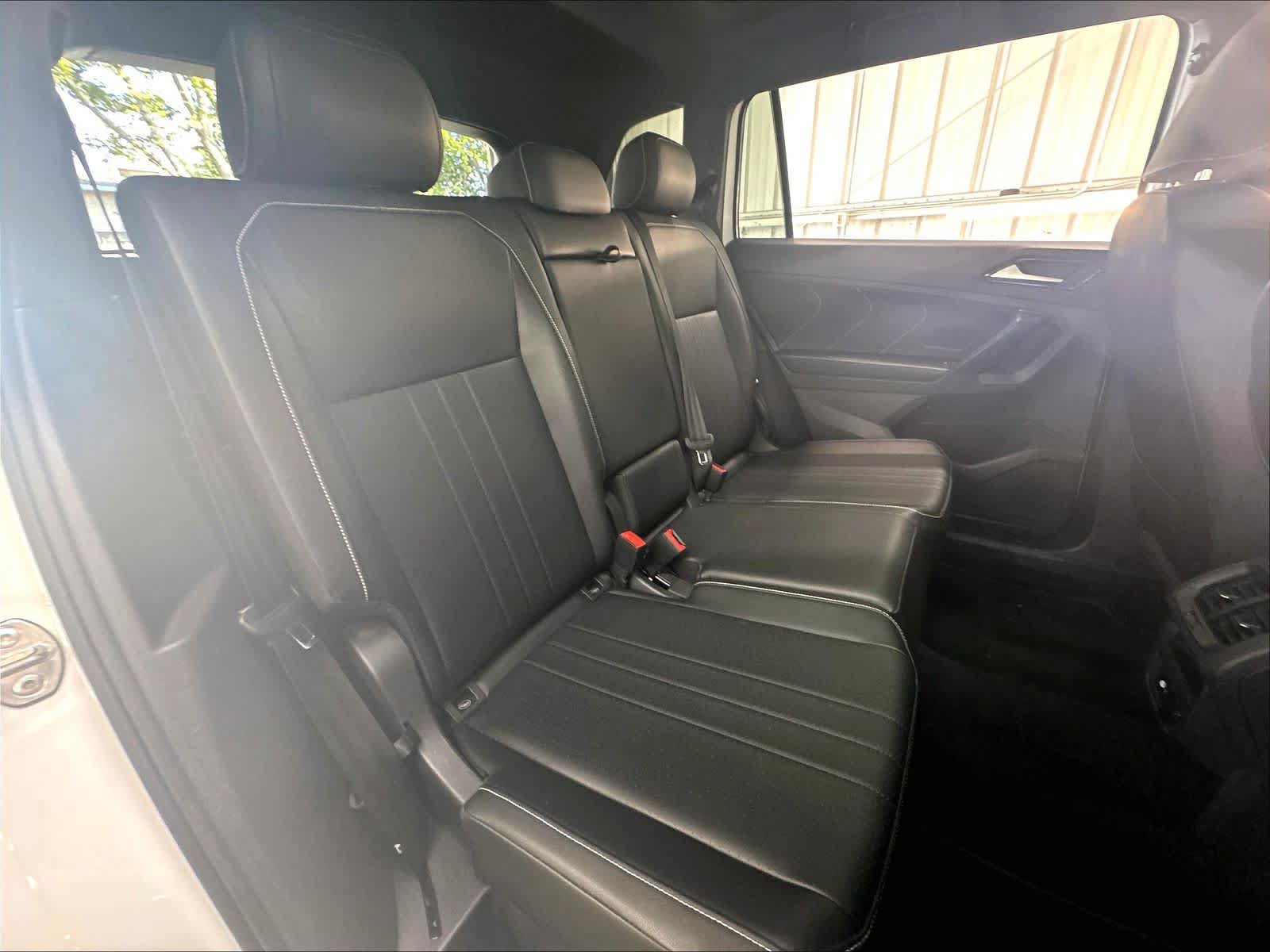 Used 2023 Volkswagen Tiguan SE R-Line AWD/4WD image 28