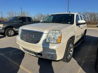Used 2010 GMC Yukon Denali video 1