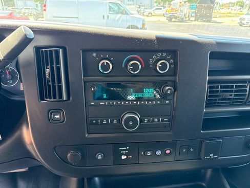 Used 2021 Chevrolet Express 2500 Extended RWD image 14