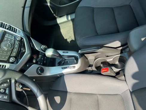 Used 2016 Chevrolet Cruze LT FWD image 18