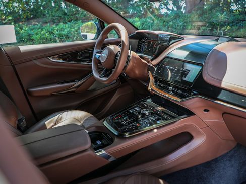 Used 2025 Aston Martin DBX 707 AWD/4WD image 14