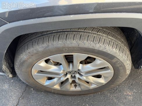 Used 2025 Toyota RAV4 XLE Premium image 7