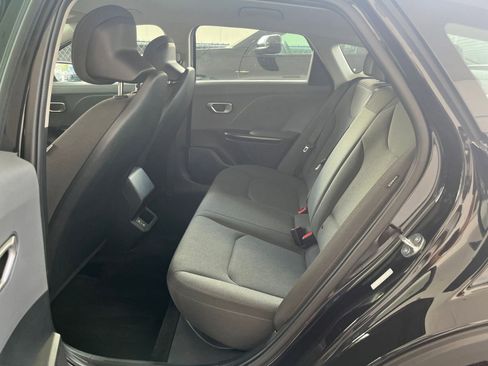 Used 2025 Kia K4 LXS image 25