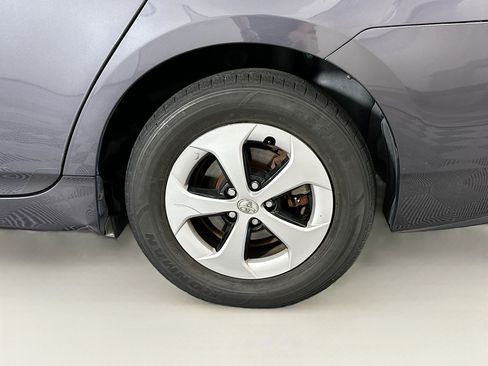 Used 2012 Toyota Prius Four FWD image 11