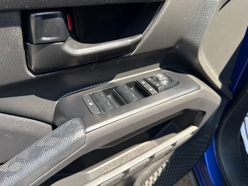 Used 2025 Toyota Tacoma SR5 AWD/4WD image 12