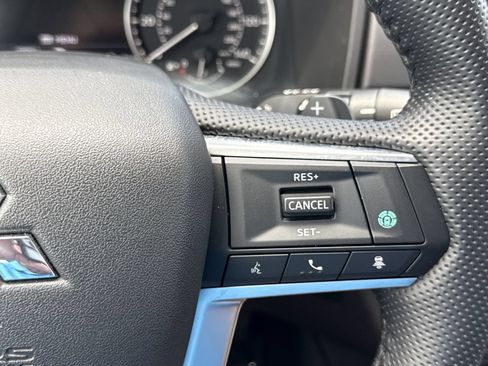 Used 2023 Mitsubishi Outlander SE AWD/4WD image 16