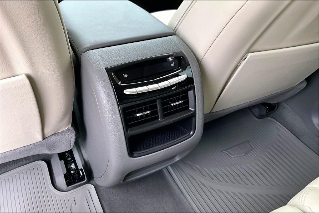 Used 2025 Cadillac XT5 Premium Luxury w/ Technology Package AWD/4WD image 25