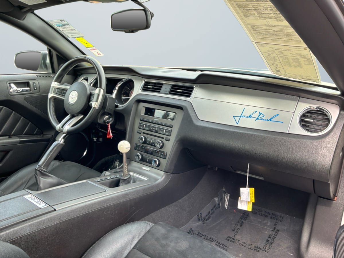 Used 2010 Ford Mustang GT RWD image 14