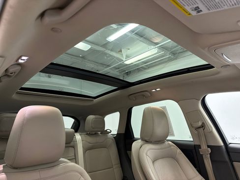 Certified 2023 Lincoln Corsair Reserve w/ Equipment Group 201A image 13