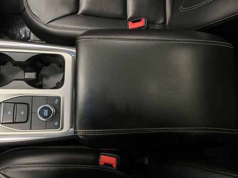 Used 2023 Ford Explorer XLT image 21