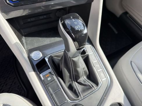 Used 2022 Volkswagen Tiguan SEL R-Line AWD/4WD image 22