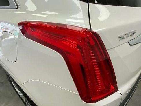 Used 2018 Cadillac XT5 Luxury w/ Driver Awareness Package AWD/4WD image 14