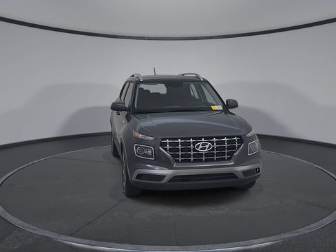 Used 2025 Hyundai Venue SEL FWD image 4