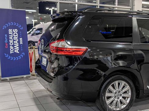 Used 2016 Toyota Sienna Limited Premium w/ Protection Package image 12