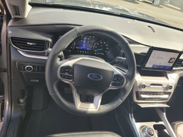 Certified 2023 Ford Explorer XLT w/ Equipment Group 202A RWD image 30