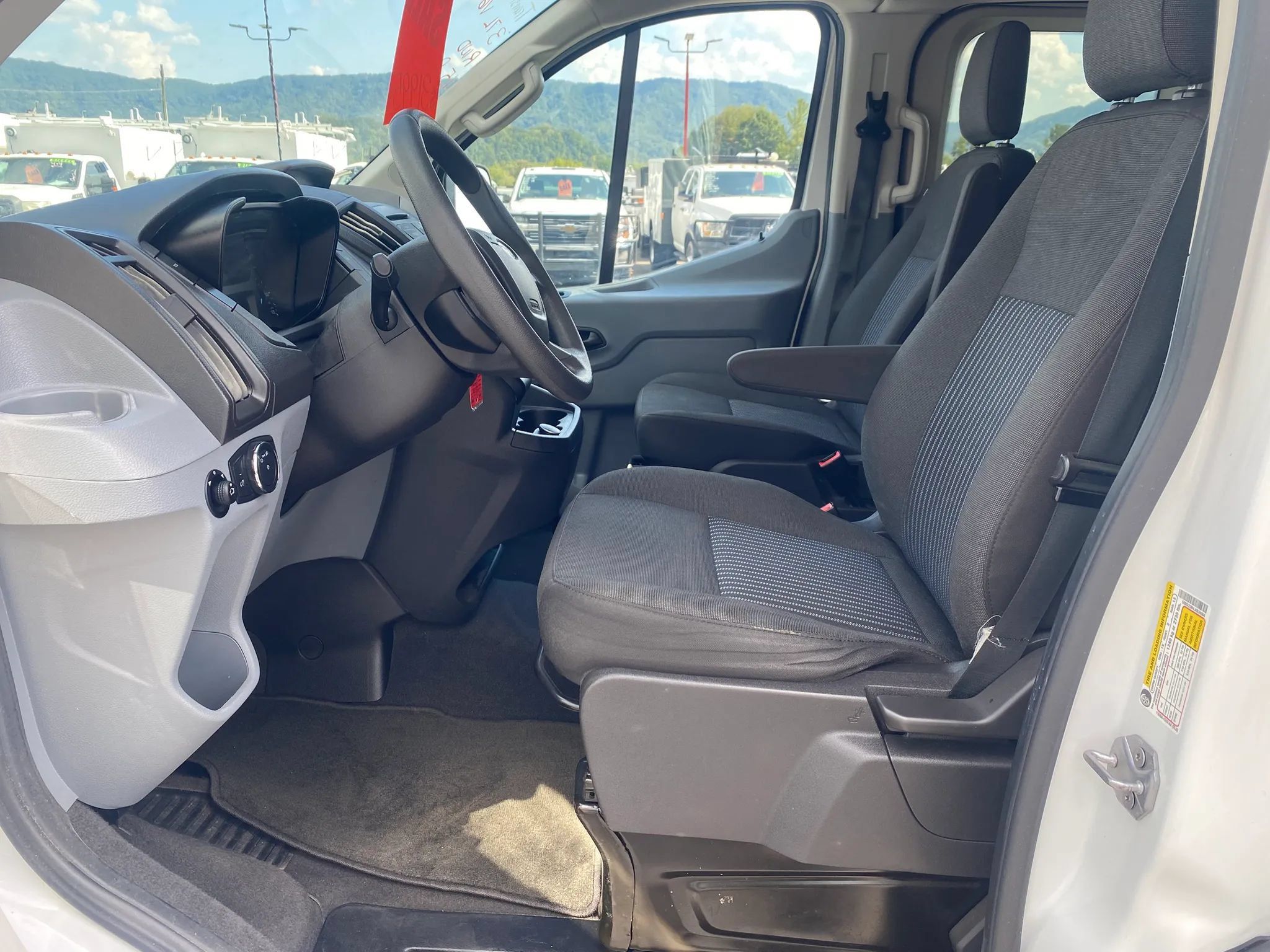 Used 2018 Ford Transit 350 XL RWD image 9