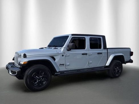 Used 2023 Jeep Gladiator Sport AWD/4WD image 3