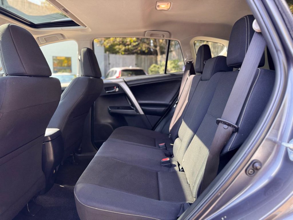 Used 2018 Toyota RAV4 XLE w/ Plus Extra Value Package AWD/4WD image 26