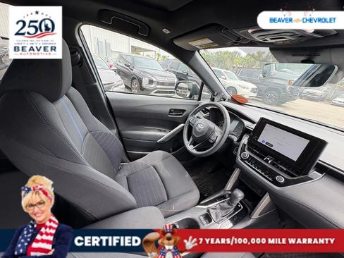 Used 2024 Toyota Corolla Cross AWD Hybrid w/ Moonroof Package image 25
