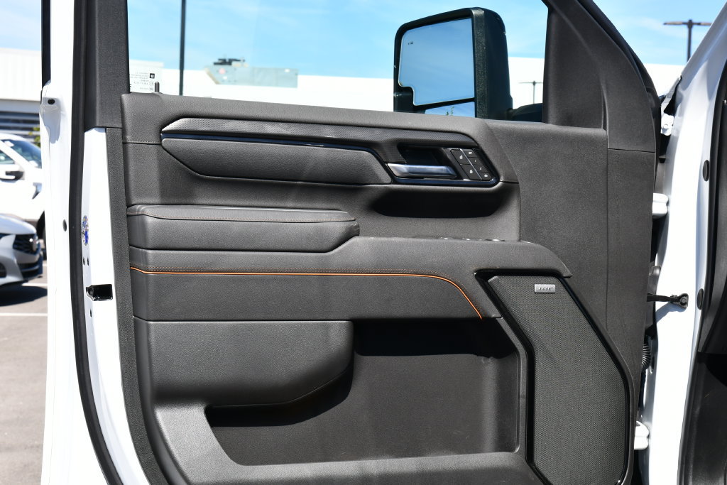 Used 2026 GMC Sierra 2500 AT4 w/ AT4 Premium Plus Package AWD/4WD image 17