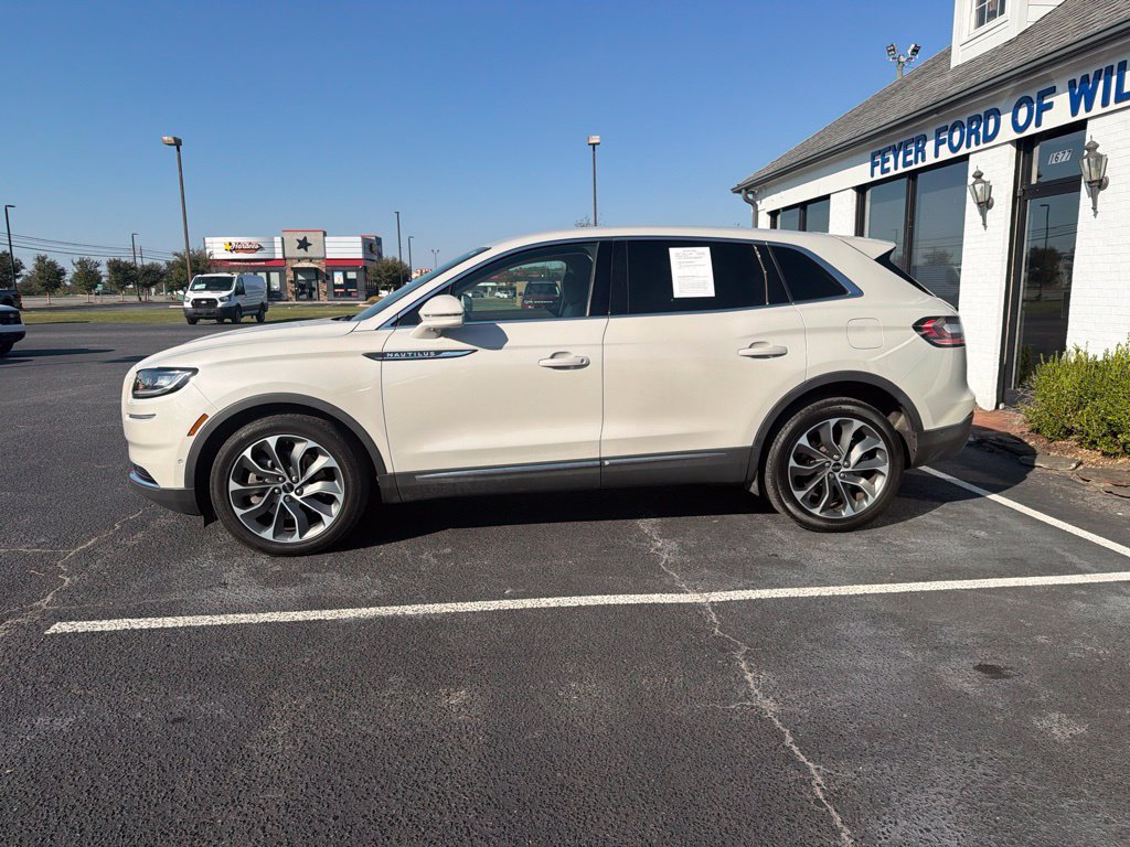 Used 2023 Lincoln Nautilus Reserve w/ Equipment Group 201A AWD/4WD image 2
