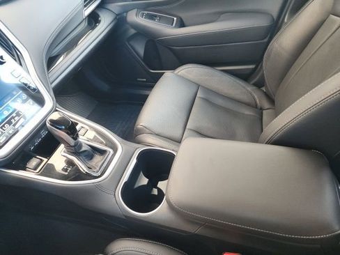 Used 2024 Subaru Outback Touring w/ Popular Package #2 image 40