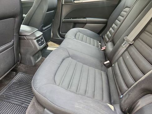 Used 2014 Ford Fusion SE FWD image 21