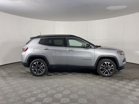 Used 2022 Jeep Compass Limited image 5