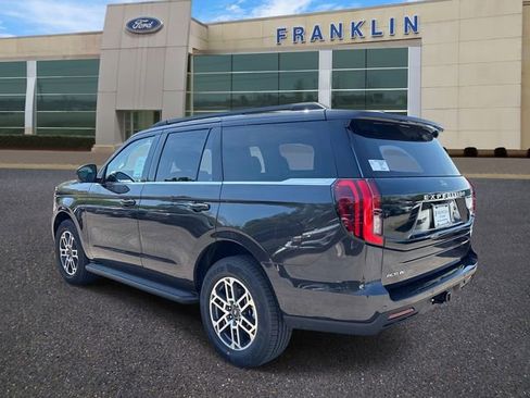 New 2026 Ford Expedition Active RWD image 5