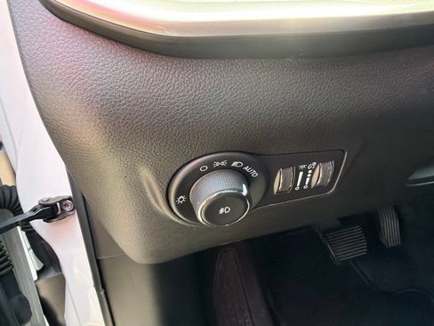 Used 2025 Jeep Compass Limited AWD/4WD image 20