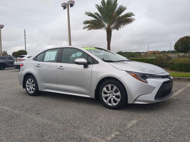 Certified 2025 Toyota Corolla LE FWD image 2