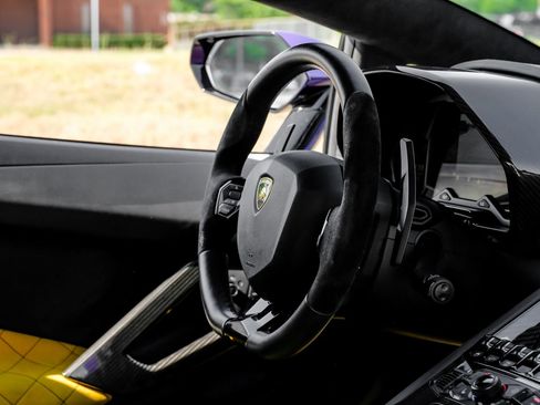 Used 2018 Lamborghini Aventador S AWD/4WD image 16