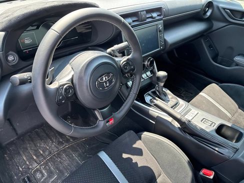 Used 2024 Toyota GR86 Premium RWD image 8