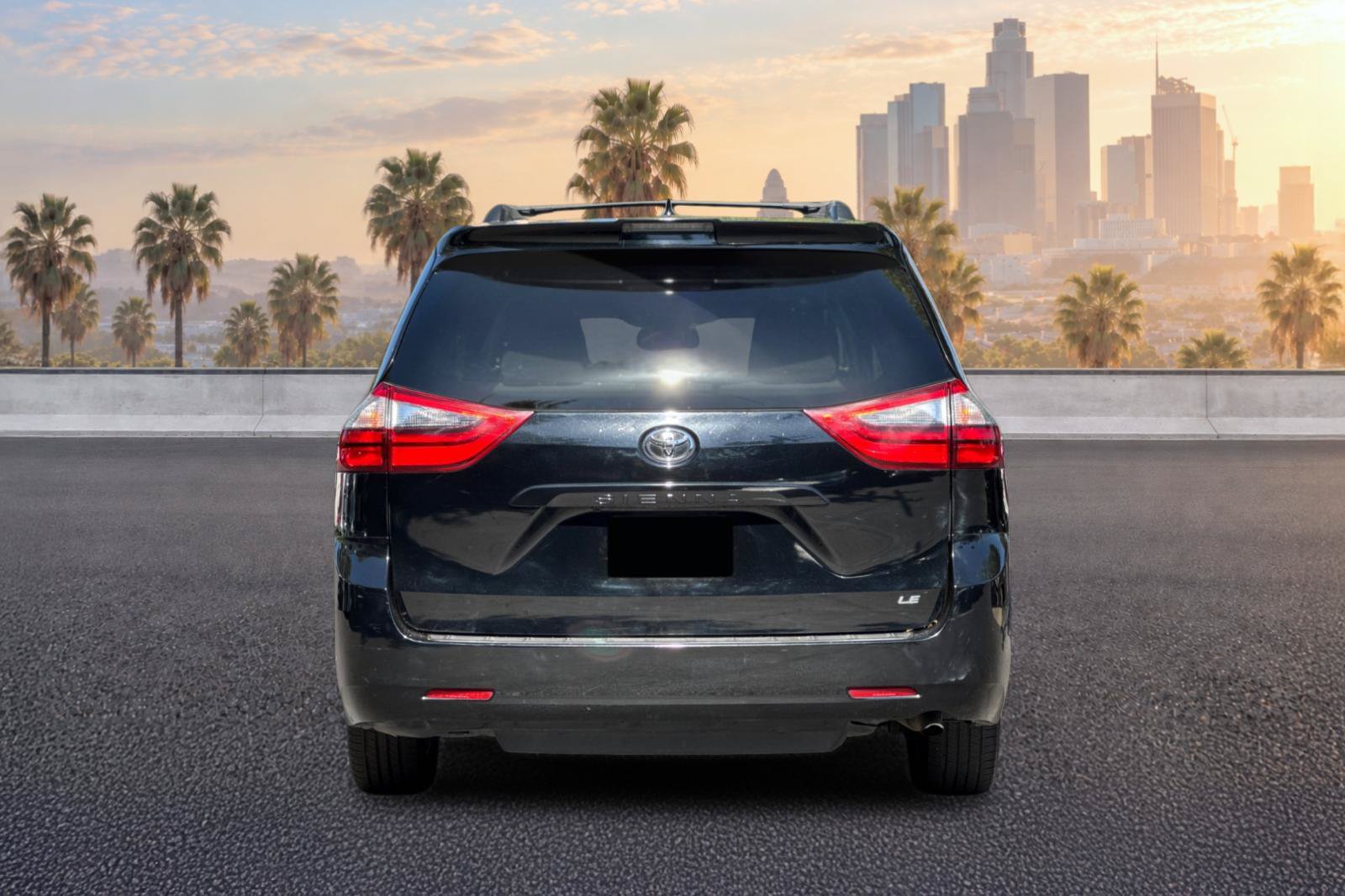 Used 2020 Toyota Sienna LE FWD image 5