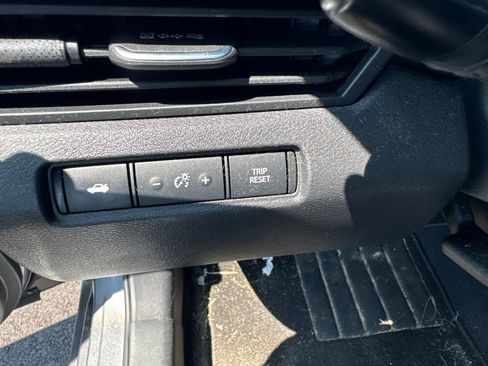 Used 2024 Nissan Altima 2.5 SV FWD image 11