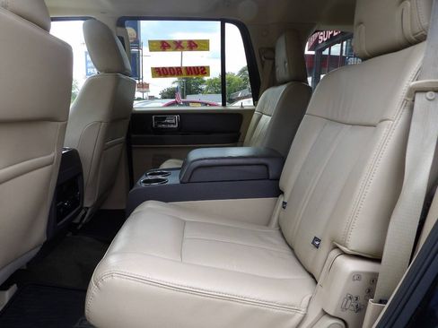 Used 2016 Lincoln Navigator Reserve AWD/4WD image 10