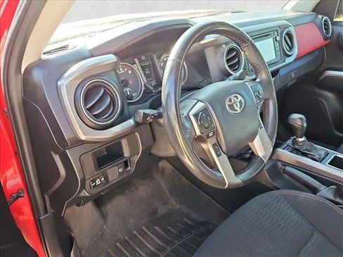 Used 2018 Toyota Tacoma SR5 image 9