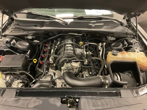 Used 2018 Dodge Challenger R/T w/ Performance Handling Group RWD image 9