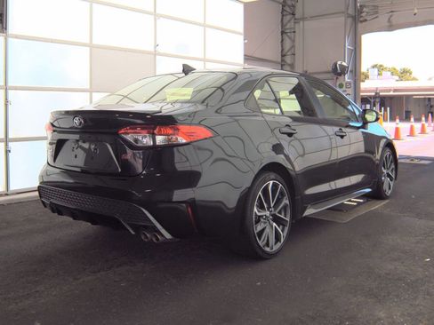 Used 2022 Toyota Corolla SE FWD image 4