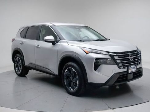 Used 2025 Nissan Rogue SV AWD/4WD image 10