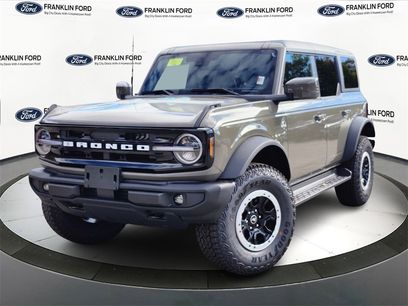 New 2025 Ford Bronco Outer Banks w/ Sasquatch Package