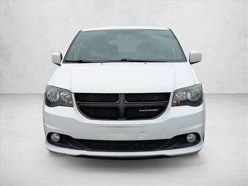 Used 2016 Dodge Grand Caravan SXT image 2