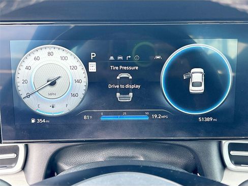 Used 2024 Hyundai Elantra Limited FWD image 12