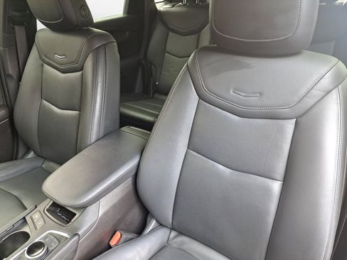 Certified 2022 Cadillac XT5 Sportv w/ LPO, ONYX Package image 10