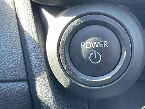 Used 2025 Toyota Prius LE image 35