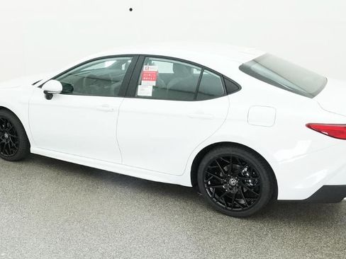 New 2026 Toyota Camry SE FWD image 4