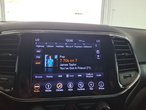 Used 2019 Jeep Grand Cherokee Altitude AWD/4WD image 20